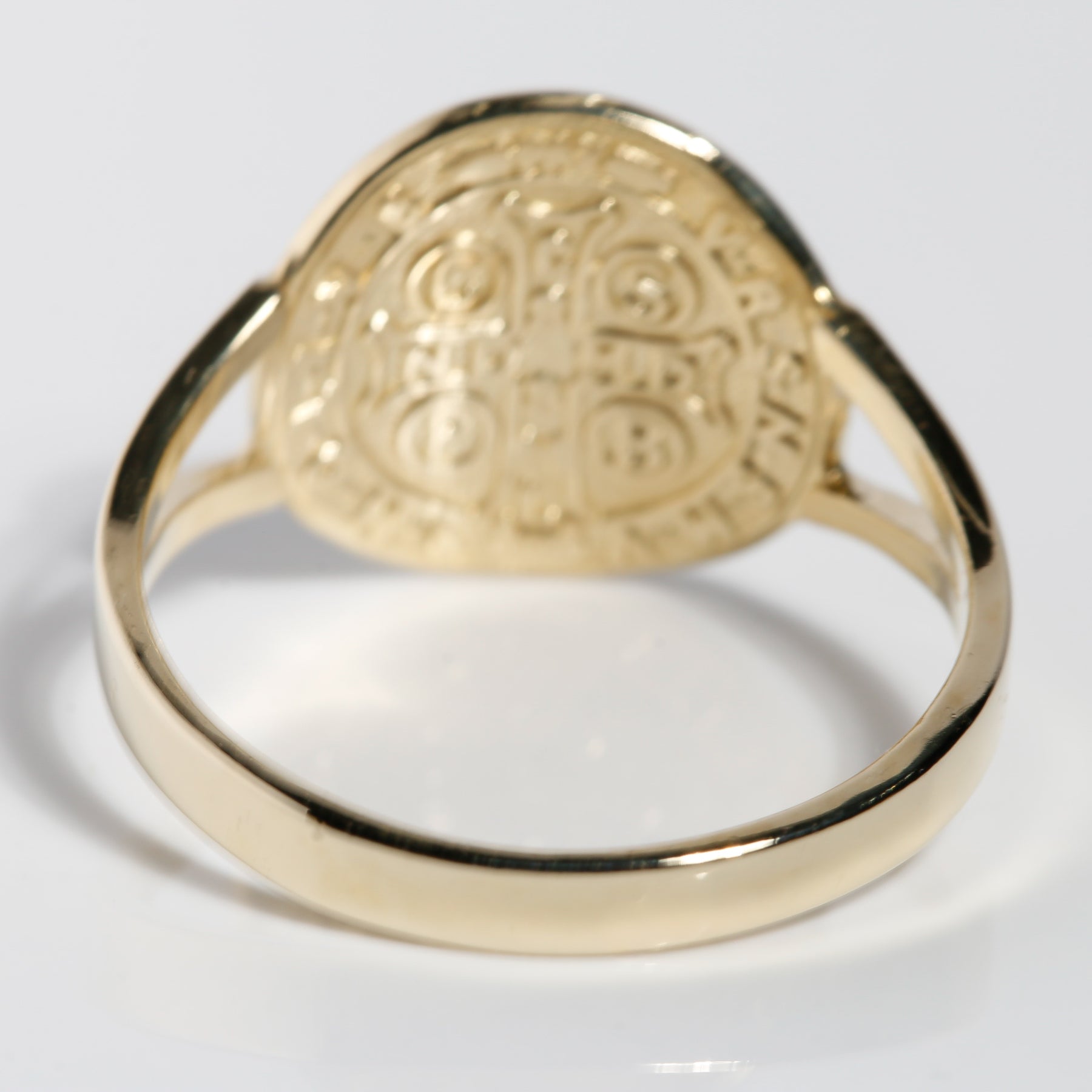 Back view of 14K solid gold San Benito ring band